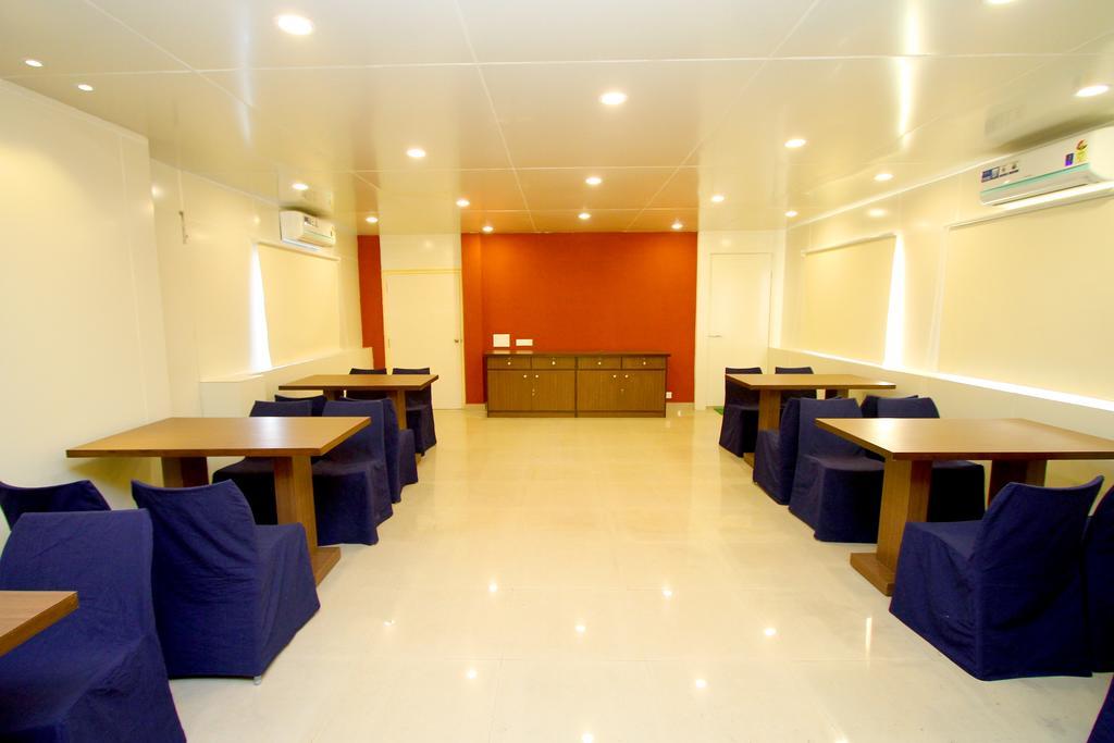 כלכותה Crest Inn מראה חיצוני תמונה